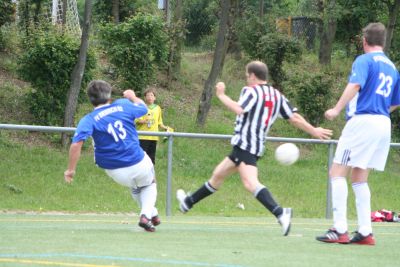 Kicking DJK Schwarz-Wei&szlig;