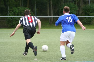Kicking DJK Schwarz-Wei&szlig;