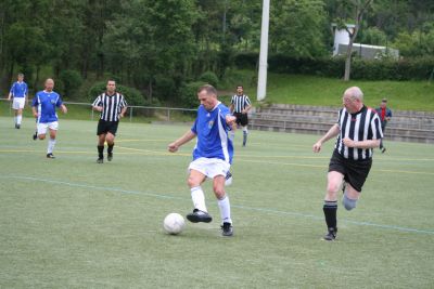 Kicking DJK Schwarz-Wei&szlig;