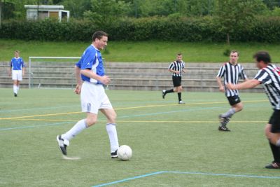Kicking DJK Schwarz-Wei&szlig;