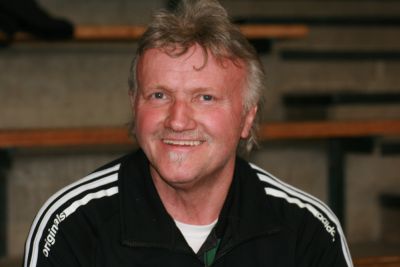 &Uuml;-50 Turnier in der Biebricher Sporthalle