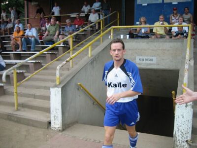 Kicking Walluf