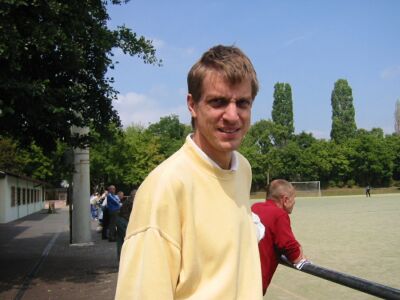 Kicking Freie Turner