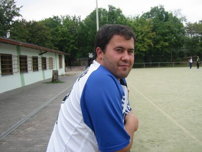 Kicking Freie Turner