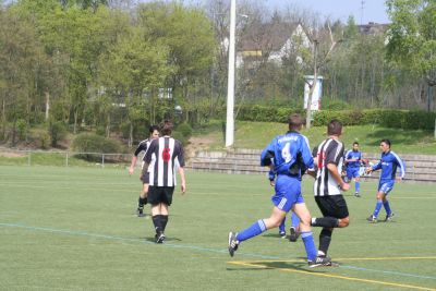 Kicking DJK Schwarz-Wei&szlig;
