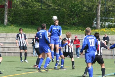 Kicking DJK Schwarz-Wei&szlig;