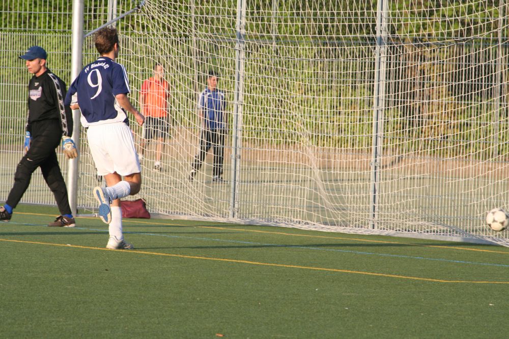 Kicking SV Wiesbaden