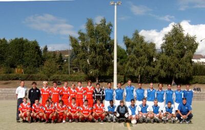 Die Teams des FSV Mainz 05 und des FV Biebrich 02