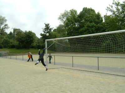 Kicking FSV Frankfurt