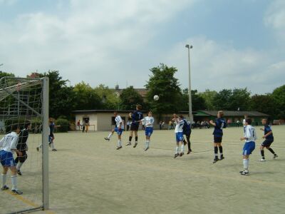 Kicking FSV Frankfurt