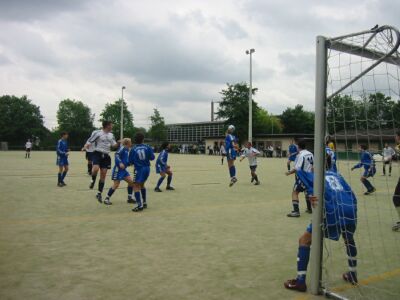 Kicking SV Darmstadt 98