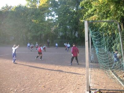 F1-Jugend kicking TuS Nordenstadt 1883