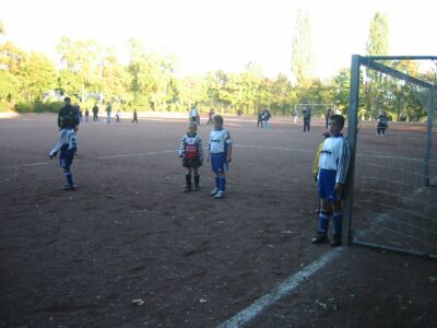 F1-Jugend kicking TuS Nordenstadt 1883