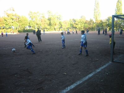 F1-Jugend kicking TuS Nordenstadt 1883