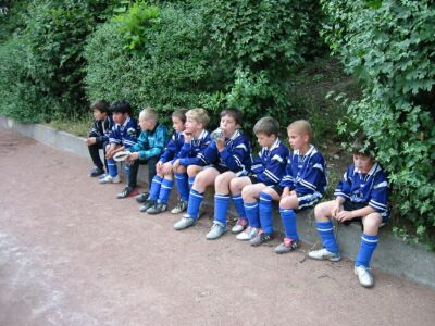 F1-Jugend kicking SV Wiesbaden