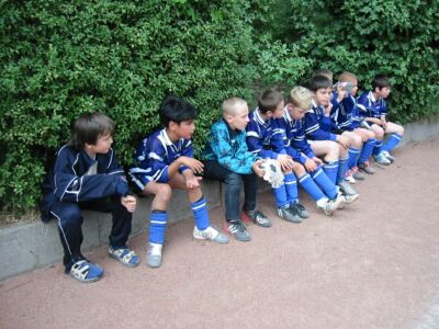 F1-Jugend kicking SV Wiesbaden