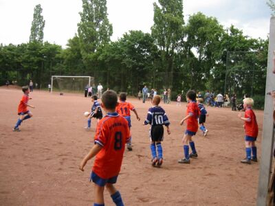 F1-Jugend kicking SV Wiesbaden