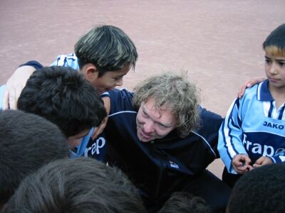 F2-Jugend kicking SV Blau-Gelb