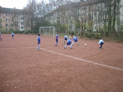 F2-Jugend kicking SV Niedernhausen 1913