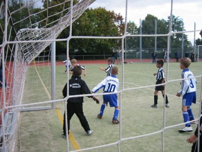 F1-Jugend kicking DJK Schwarz-Wei&szlig;